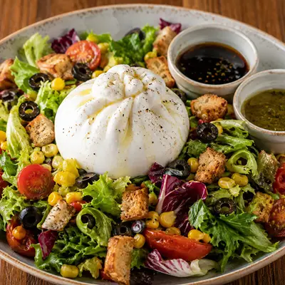 Burrata Peynirli Salata (300 gr)